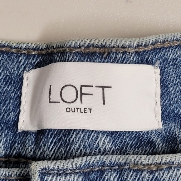 Loft NWT DenimFlare Crop Mid Rise Jeans Size 18. - Picture 5 of 11